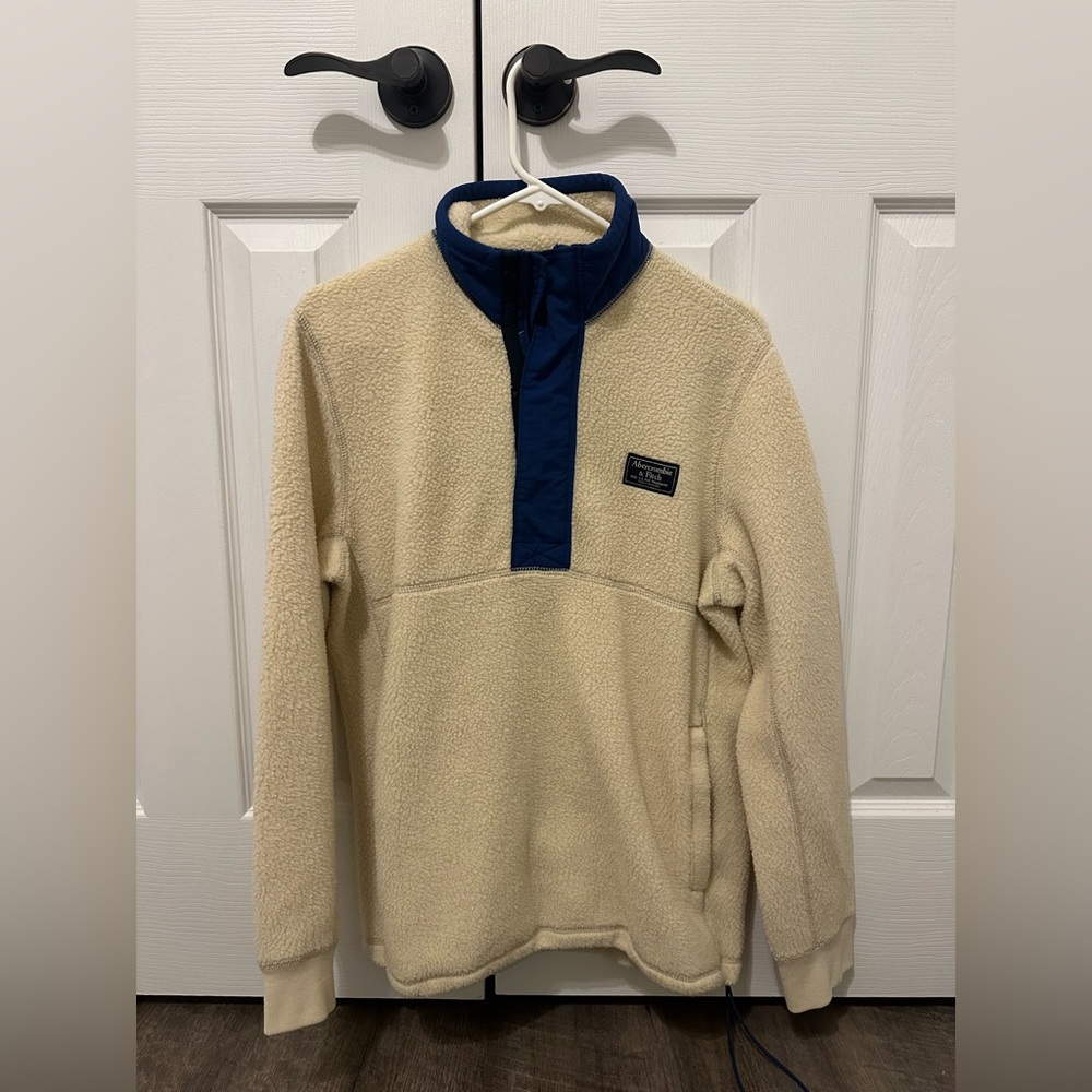 Abercrombie & Fitch Cream and Blue Fleece Pullover